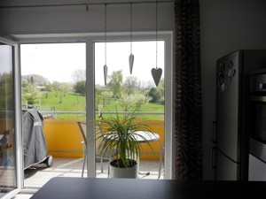Gepflegte, ruhige und helle 4-Zimmer-Whg mit 2 Balkonen und Blick ins Grüne Bild 2