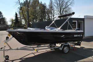 Motorboot Sloep Schaluppe Konsolenboot mit 15 PS Motor