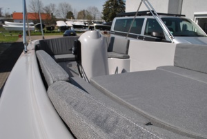 Motorboot Sloep Schaluppe Konsolenboot mit 15 PS Motor Bild 8