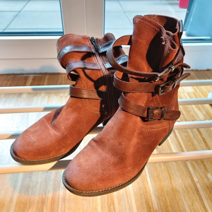 Braune Stiefeletten von Tamaris