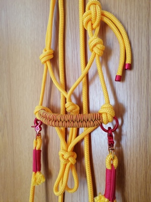 Hübsches Pony Knoten-Reit - Arbeitshalfter Handmade mit Zügeln  Bild 4