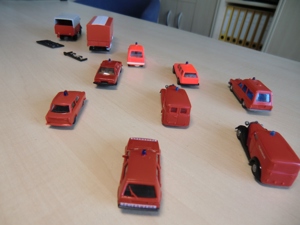 10 Feuerwehr-Modellfahrzeuge Maßstab 1:87 ; Diverse Hersteller Bild 2