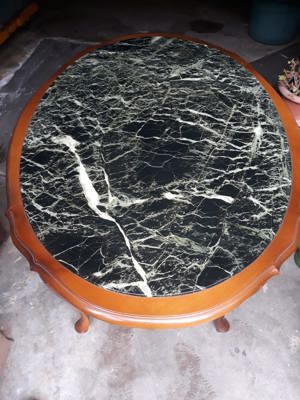 Stilmöbel Wohnzimmertisch Chippendale, Marmorplatte, oval Bild 1