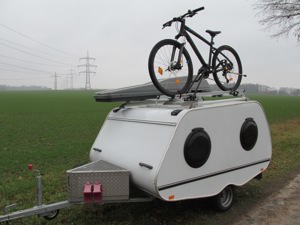 2 Personen Mini Wohnwagen Teardrop - Dreammaker - mieten   leihen Bild 1