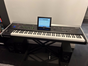 Korg Oasys 88 Keyboard Synthesizer + Adam A7 Lautsprecher Set Bild 1