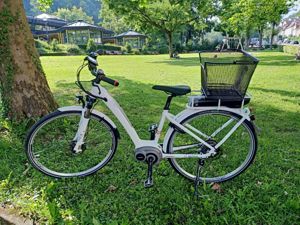 E-bike gebraucht, Damen-Citybike, Mittelmotor, Akku neu Bild 1