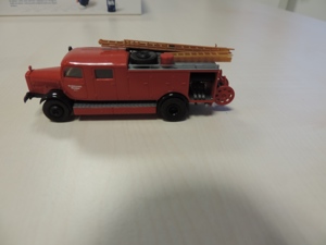 Modellautos HO Feuerwehr und THW Bild 2