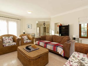 Villa mit 3 Schlafzimmer, großem Pool und voll möbliert - Esentepe, Nordzypern Bild 4
