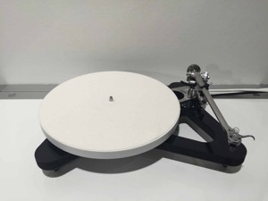 Rega RP10 inkl. Apheta 2 Plattenspieler Turntable