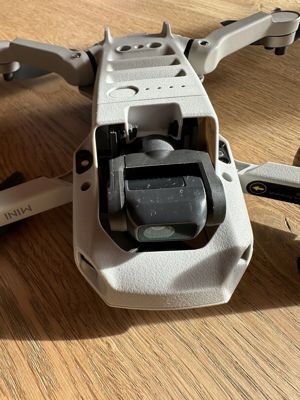 Drohne DJI MINI SE 249g WIE NEU OVP komplett Fernbedienung mit Koffer Bild 5