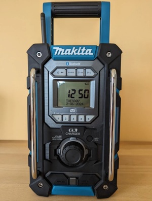 Makita DMR301 Bauradio-Akku mit Ladefunktion Gebrauch Bild 2