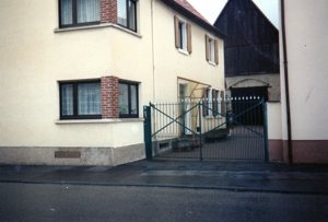 Ehemaliges landw. Anwesen Ortsmitte Heddesheim an privat zu verkaufen. Bild 3