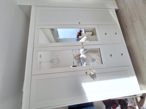 Kleiderschrank, 4 Türen in weiß, sehr guter Zustand Bild 1