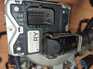 Ansaugkrümmer für X10XE Motor, inklusive Kabelbaum, Drosselklappe, Einspritzdüsen und Steuergerät Bild 3