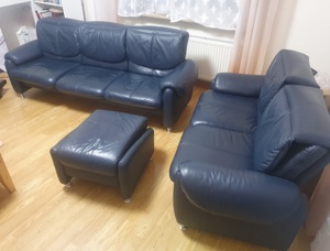Sofa-Garnitur  gebraucht  3er 2er Hocker   Voll-Echtleder blau Bild 9