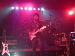 Gilmour Gitarrist  Sänger sucht nach einem Pink Floyd-Tribute-Projekt 
