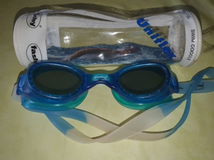 Kinderschwimmbrille, blau, mit Aufbewahrungshülle