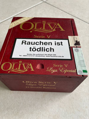 Zigarren Kiste mit 24 Oliva Serie V Double Robusto Bild 2