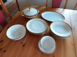 Tafelservice elegantes Porzellan-Set mit Goldrand Vintage