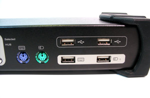 4-Port Essential Sentinel - USB Dual VGA KVM & Audio Switch - Modell: E688835 Bild 4
