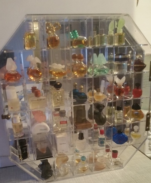 38 Parfum Miniaturen plus Plexiglas Setzkasten incl Moschus Exotic Love Bild 1