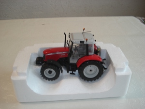 Universal Hobbies 5480 Massey Ferguson Traktor 1:32 neuwerig OVP Bild 3