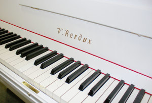 Klavier Berdux 105 weiß satiniert, Renner-Mechanik, 5 Jahre Garantie Bild 3
