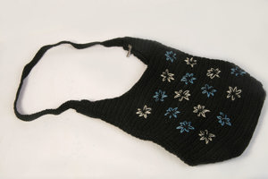 Umhängetasche gehäkelt Shopper Beuteltasche Fabrizio Handarbeit 27x30 schwarz bestickt vintage 70er 