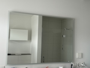 Badspiegel mit LED Beleuchtung  Bild 1