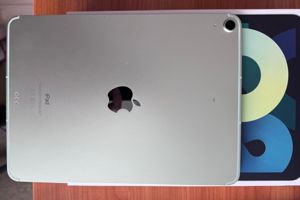 Apple iPad Air (4th Generation) 2020 Wi-Fi + Cellular 256 GB Grün Bild 1