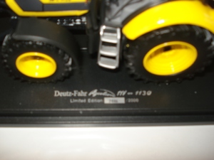 Deutz Fahr Agrotron TTV-1130 mit Acrylglas Vitrine OVP Bild 9