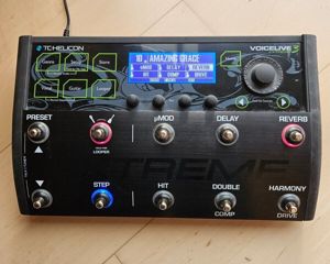  TC-Helicon VoiceLive 3 Extreme - Vocal Harmony & Effect Pedal mit OVP Bild 3