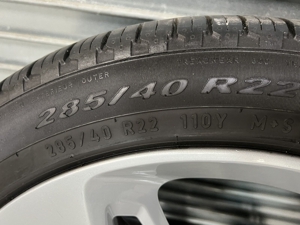 22 bentley bentayga silver oem wheel set (4) with pirelli tires 36a601025 Bild 3