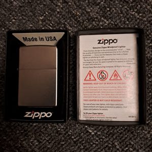 Zippo Benzinfeuerzeug  Bild 1