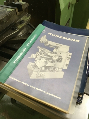 Kunzmann konventionelle Fräsmaschine UFN 6 N Bj. 1981 aus Lehrwerkstatt Bild 1