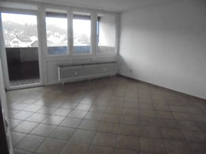 schöne 3 Zimmer Wohnung mit Balkon 72 qm in Vilshofen zu verkaufen frei ab 1.3.24 Bild 3