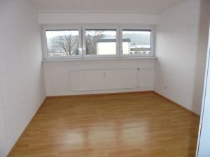 schöne 3 Zimmer Wohnung mit Balkon 72 qm in Vilshofen zu verkaufen frei ab 1.3.24 Bild 4