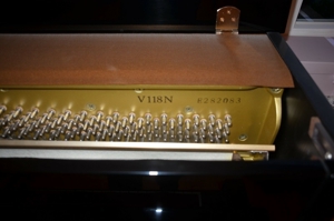 YAMAHA - Piano - Klavier - Modell V 118 N-T - schwarz poliert Bild 4