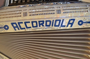 Accordiola Piano V Grande Luxe 5 Chörig Cassotto Typo a Mano Bild 3