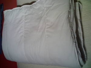 Bettdecke in Weiß. Sehr guter Zustand. Bild 2