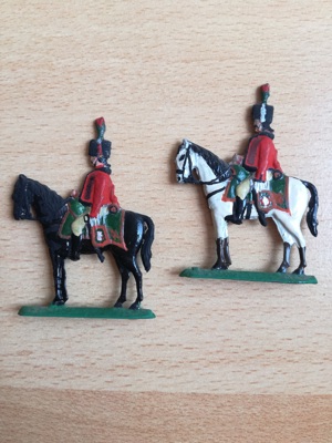2 Zinnsoldaten Französische Gardejäger zu Pferd fein und authentisch bemalt, 1790-1815
