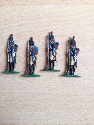 4 Zinnsoldaten, Französische Gardejäger, fein und authentisch bemalt von 1790-1815, Maßstab 1:32 Bild 2