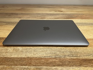 Apple MacBook Air 2020 i5 1.1GHz 16GB 2TB QWERTY  Bild 1