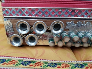 Wunderschöne Steirische Harmonika E-A-D-G Akkordeon mit Rechnung 94  und Koffer Bild 8