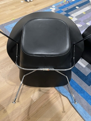1960s Eero Saarinen Knoll International Womb Chair and Ottoman New Black Leather Bild 5