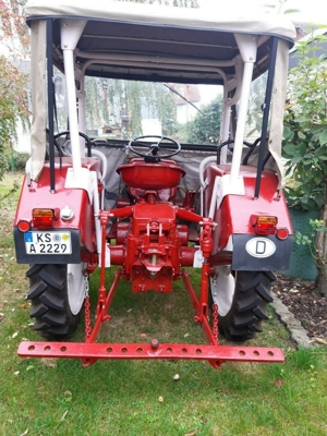 oldtimer traktor IHC D320 Farmall Bild 7