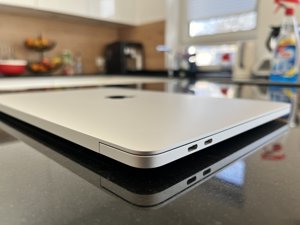 Apple MacBook Pro 13", M1 8-Core CPU, 16GB, 1TB SSD. Bild 3