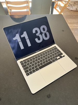 Apple MacBook Pro 13", M1 8-Core CPU, 16GB, 1TB SSD. Bild 1