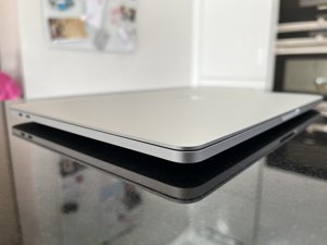 Apple MacBook Pro 13", M1 8-Core CPU, 16GB, 1TB SSD. Bild 4
