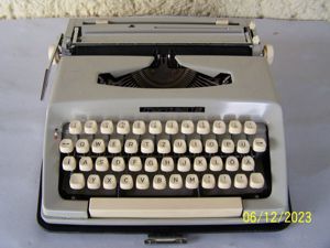 1971 DDR   Bulgarien Reiseschreibmaschine Schreibmaschine Kofferschreibmaschine MARISA Antik Alt Bild 2